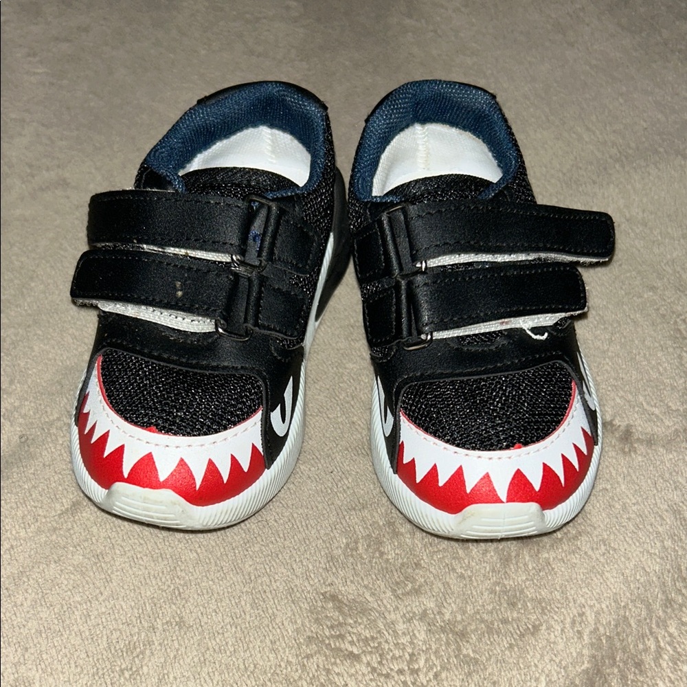 Shark Bite 🦈 Black and Red Kids Light-Up 🚨Shoes with Velcro Straps - Picture 1 of 6